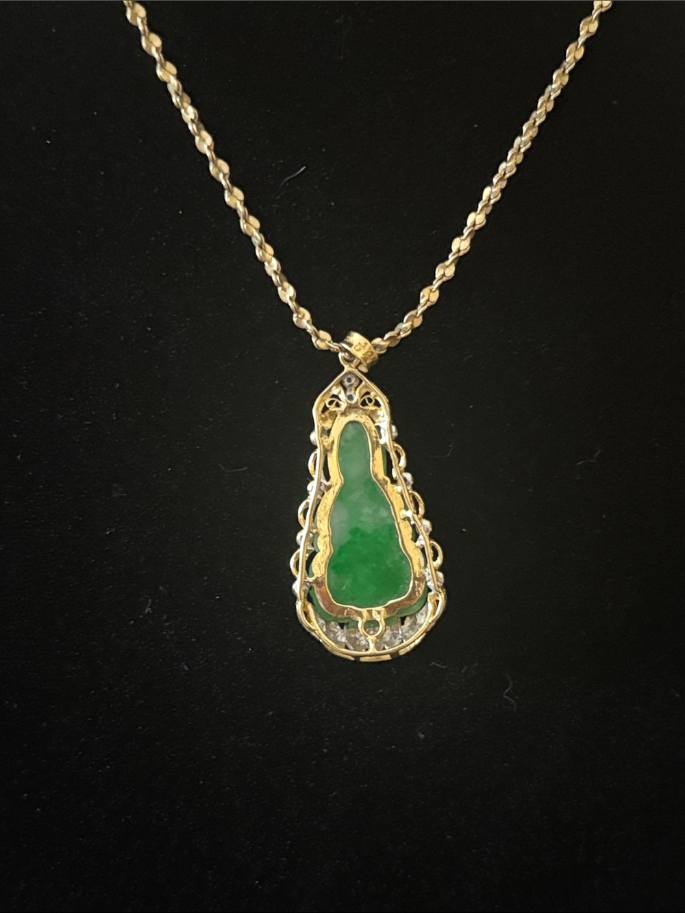 18KT Green Jade Buddha Pendant in Gold - Picture 4 of 5